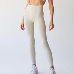 Set Active Oat Milk Leggings XS/Small